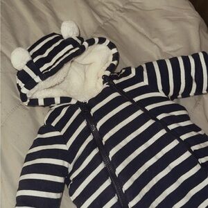 0-3 month unisex collection of winter baby clothes (3 items)
